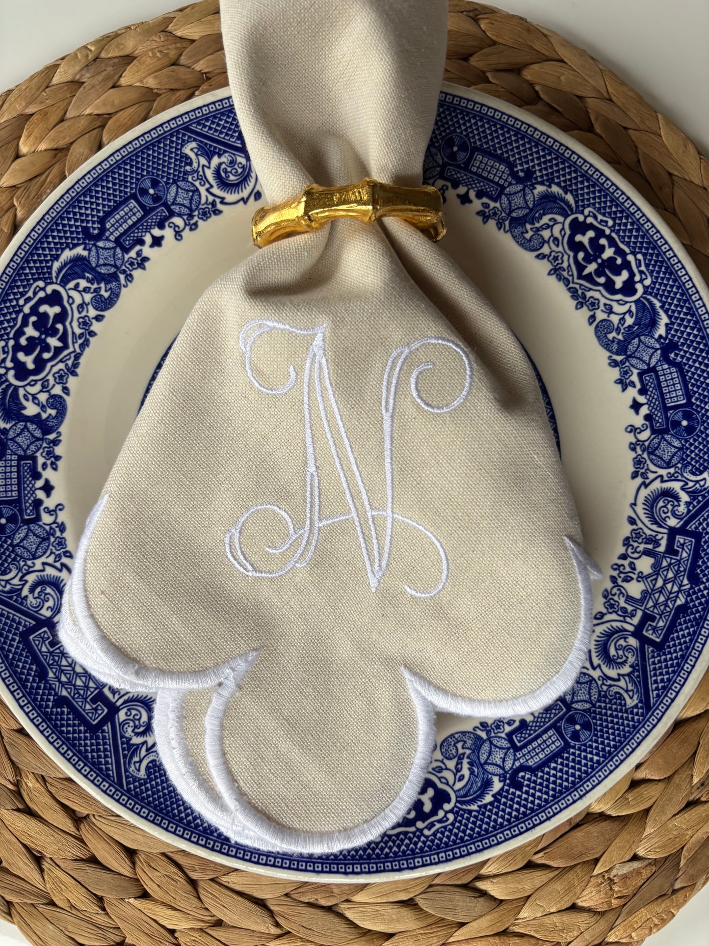 Scalloped Edge Dinner Napkins (set of 4)